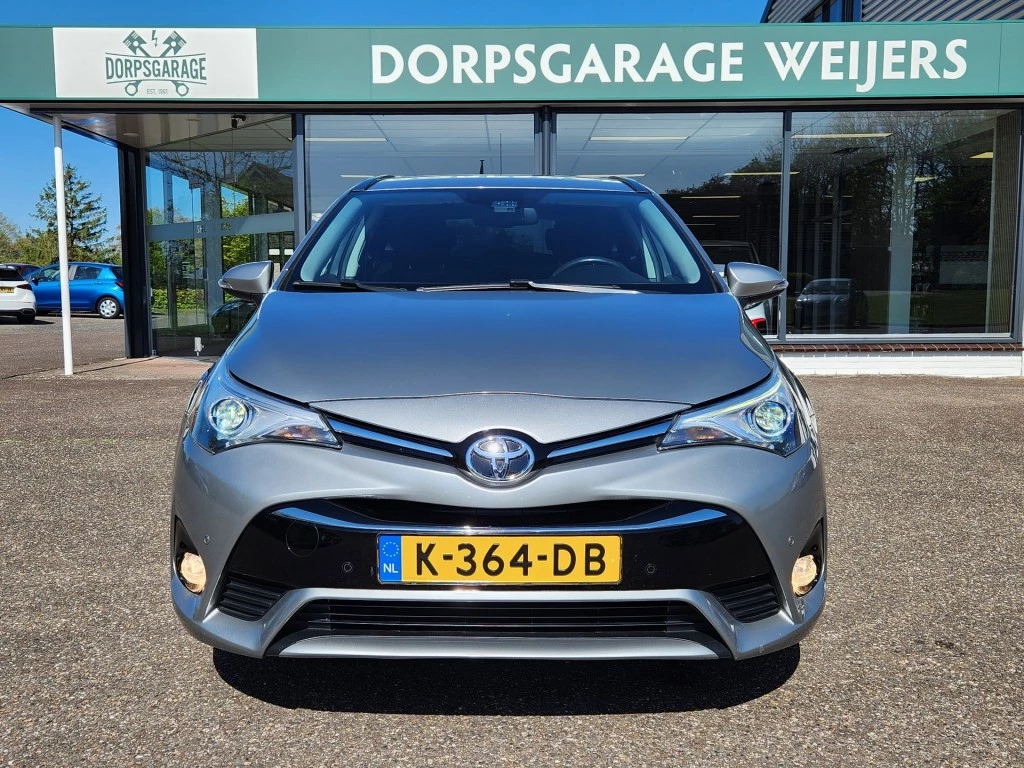 Hoofdafbeelding Toyota Avensis