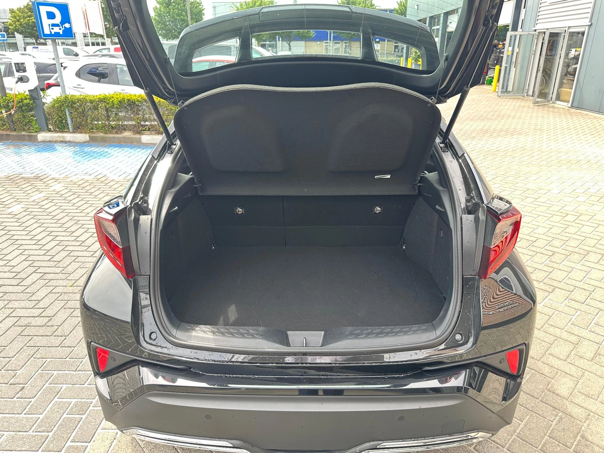 Hoofdafbeelding Toyota C-HR