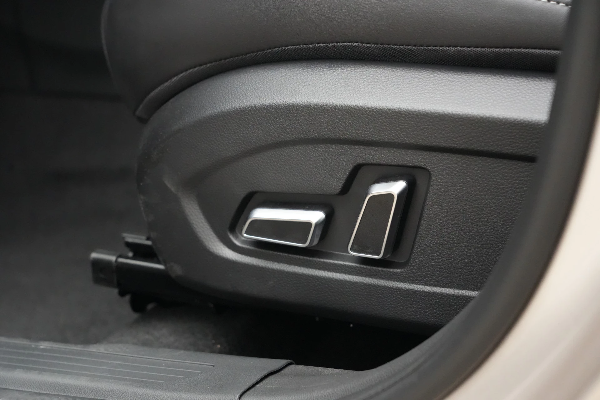 Hoofdafbeelding DFSK E5 PHEV