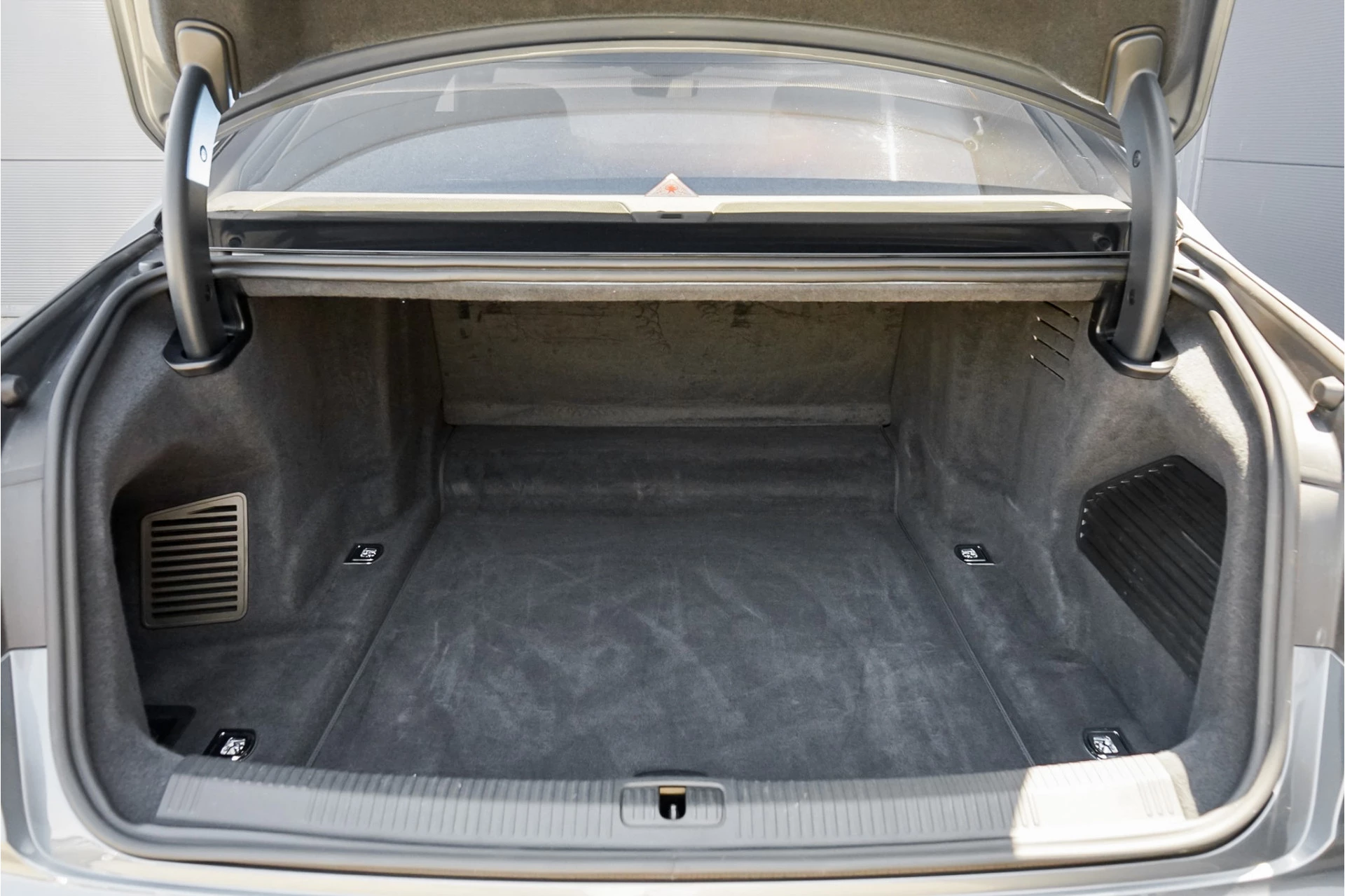 Hoofdafbeelding Audi A8