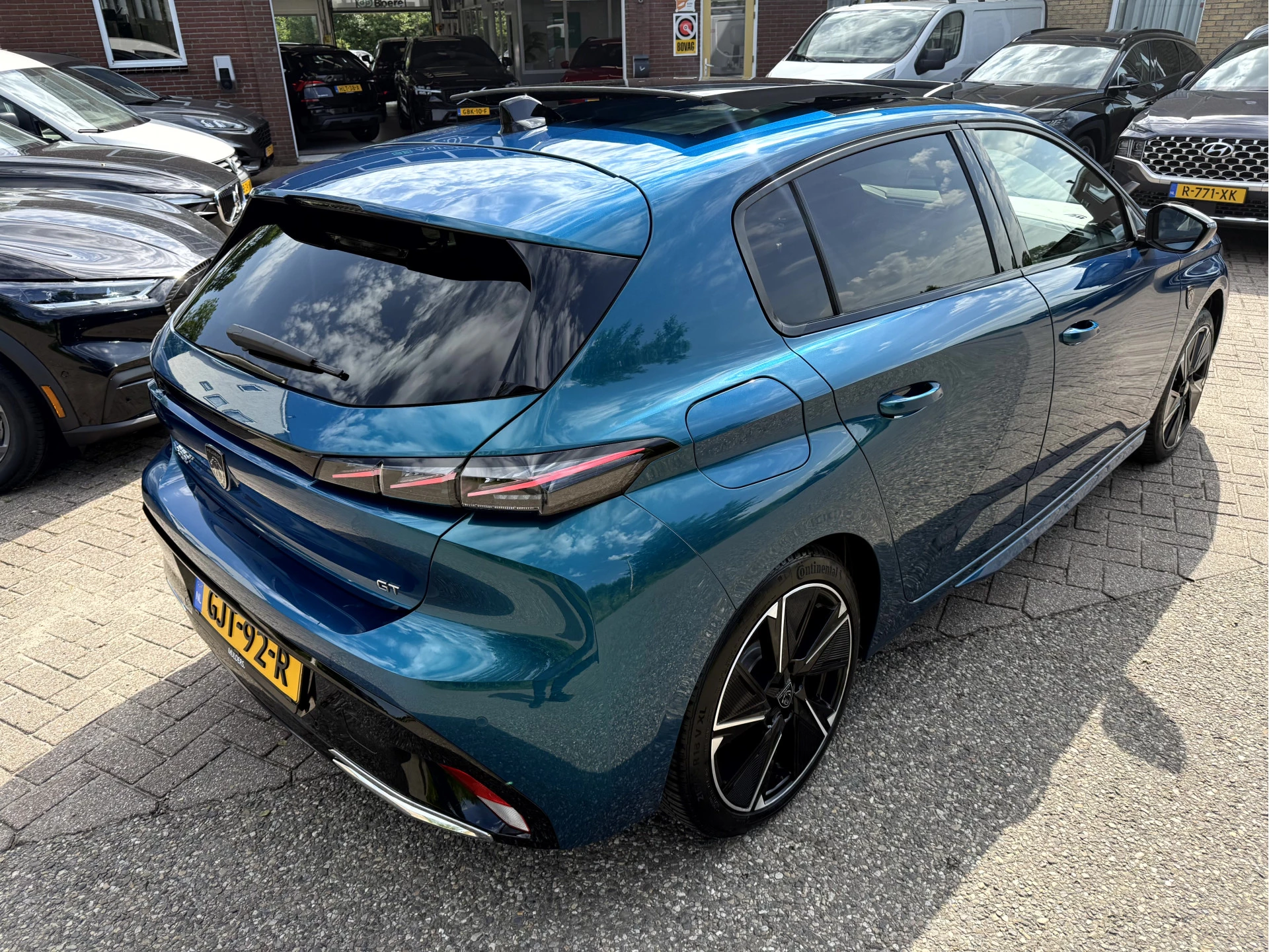 Hoofdafbeelding Peugeot e-308