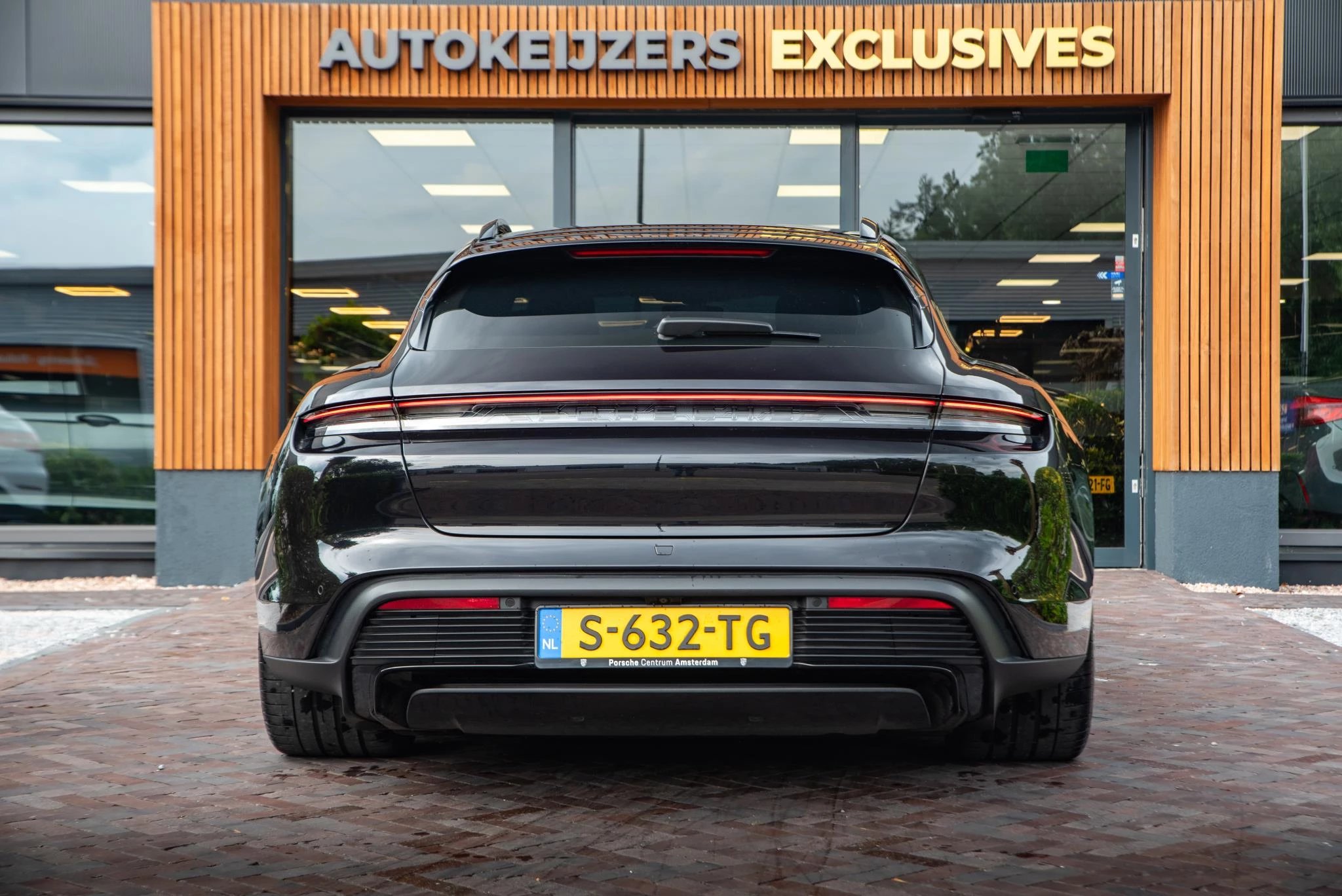 Hoofdafbeelding Porsche Taycan