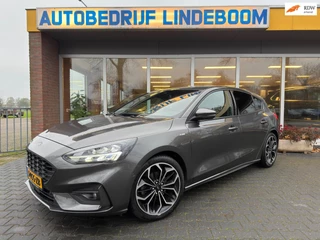 Hoofdafbeelding Ford Focus Ford Focus 1.0 EcoBoost Vignale St-Line trekhaak Camera All Season