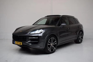 Porsche Cayenne 3.0 E-Hybrid ORG.NED / FACELIFT / NW €161000 / HUD / SPORTUITLAAT / 4 WIELSTURING / BOSE / SPORTDESIGN