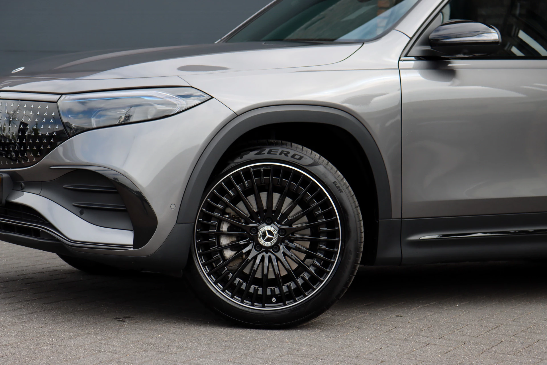 Hoofdafbeelding Mercedes-Benz EQB