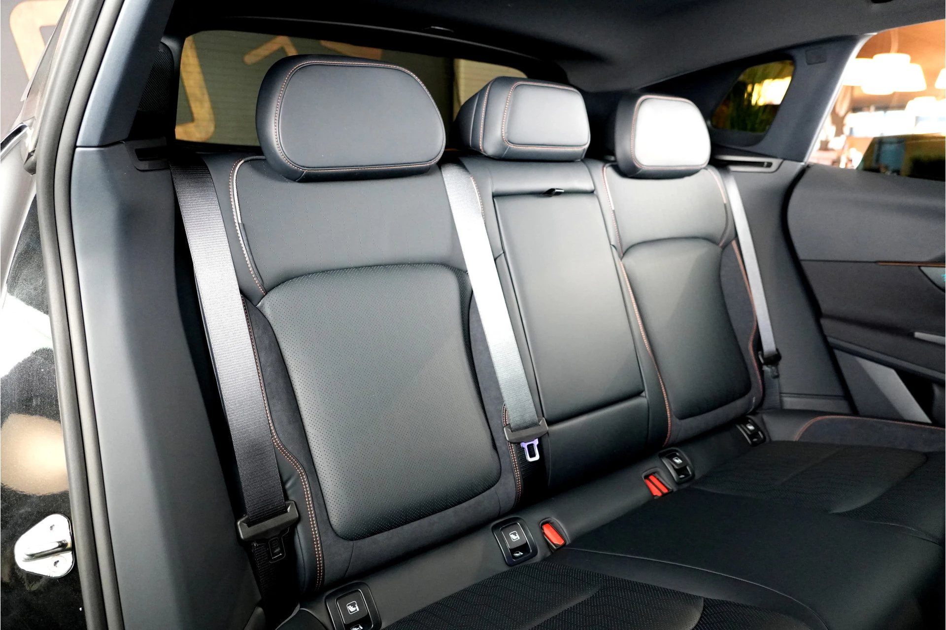 Hoofdafbeelding Lynk & Co 08