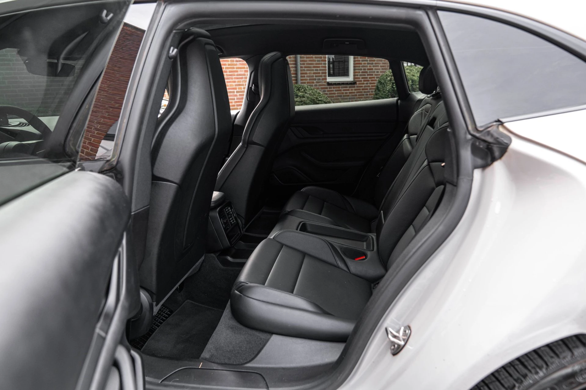 Hoofdafbeelding Porsche Taycan