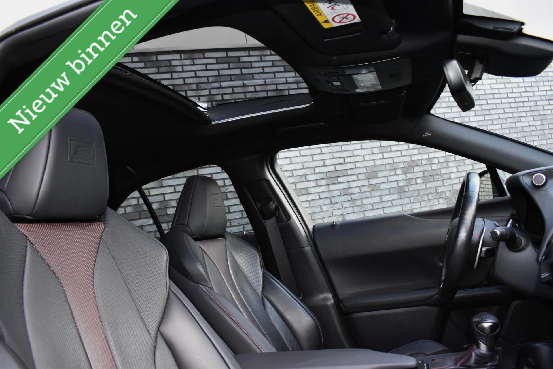 Hoofdafbeelding Lexus UX