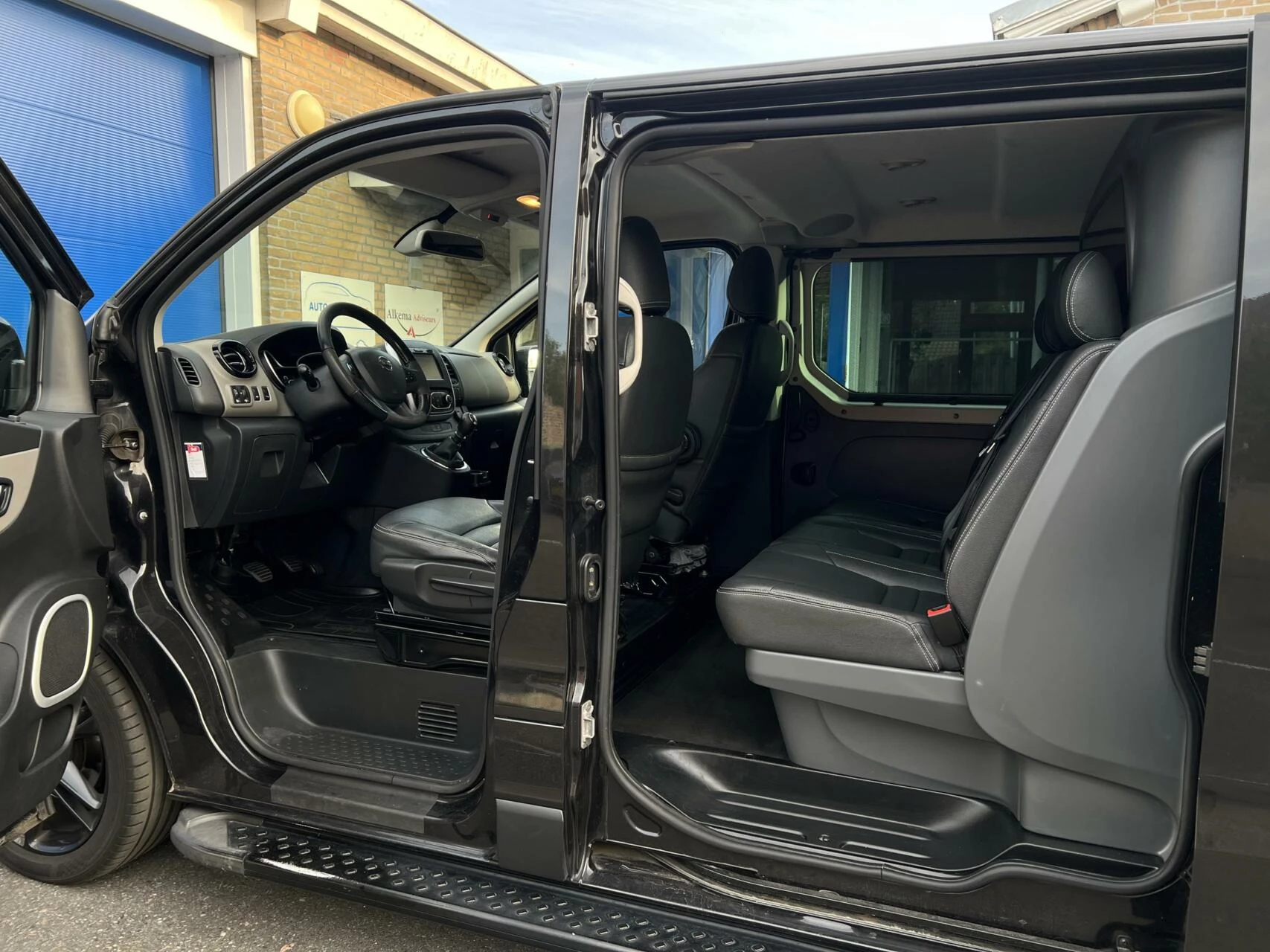 Hoofdafbeelding Nissan NV300
