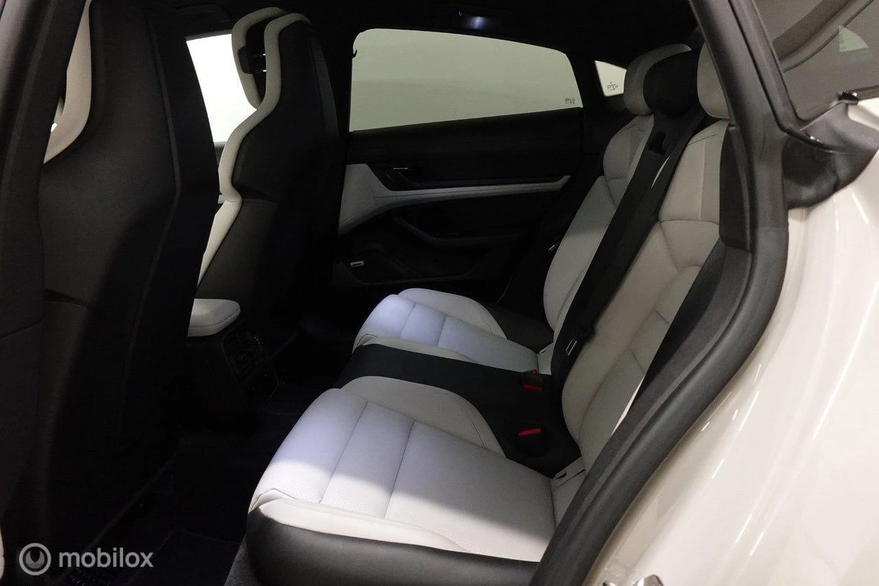 Hoofdafbeelding Porsche Taycan