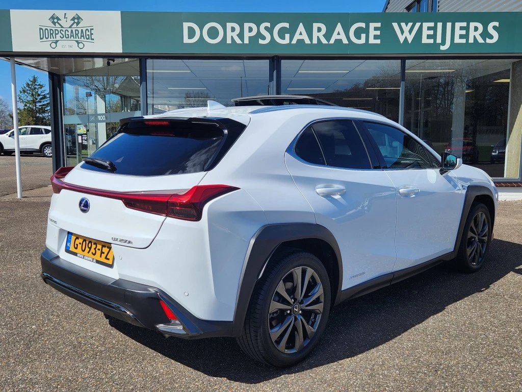 Hoofdafbeelding Lexus UX