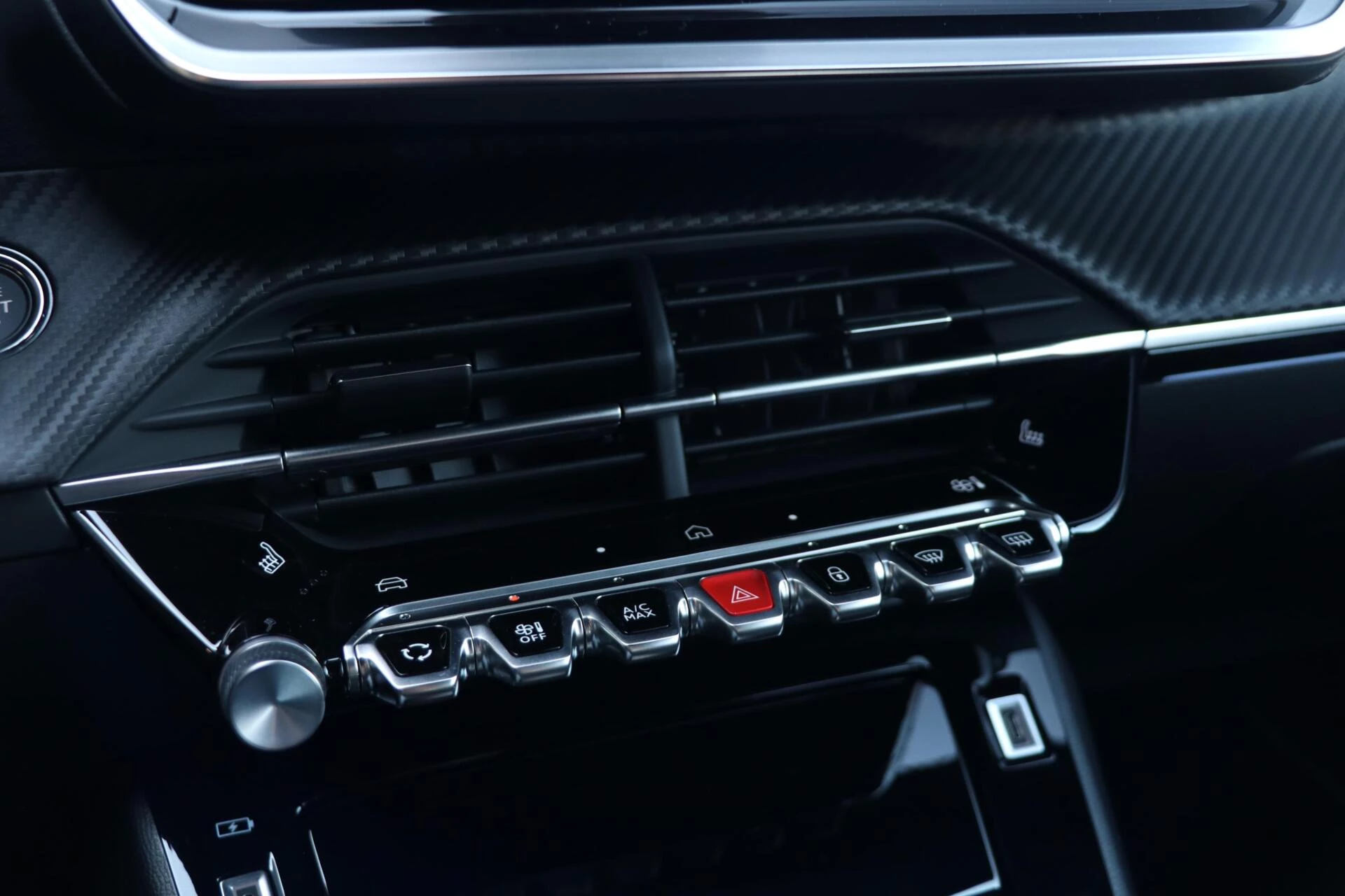 Hoofdafbeelding Peugeot e-2008