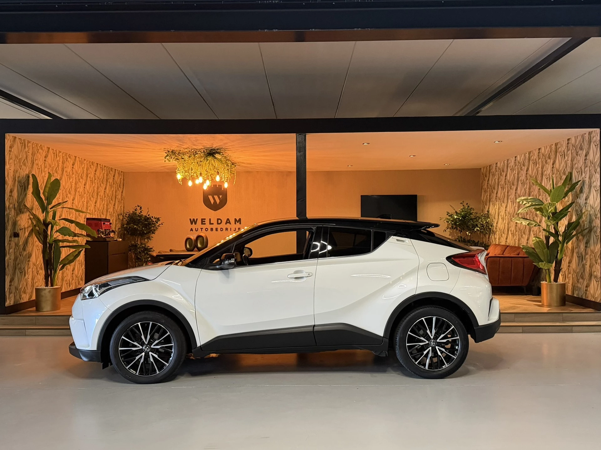 Hoofdafbeelding Toyota C-HR