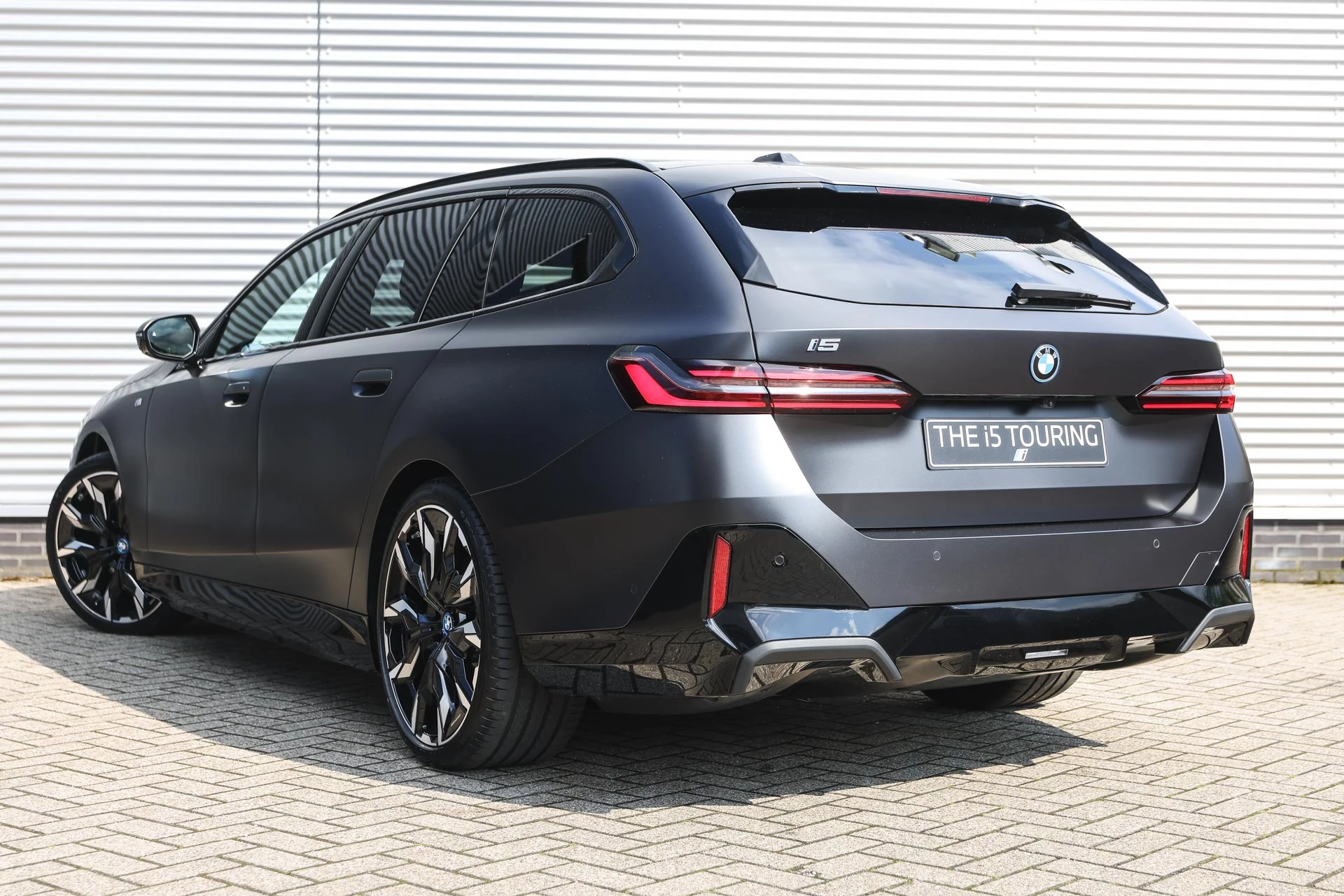 Hoofdafbeelding BMW i5