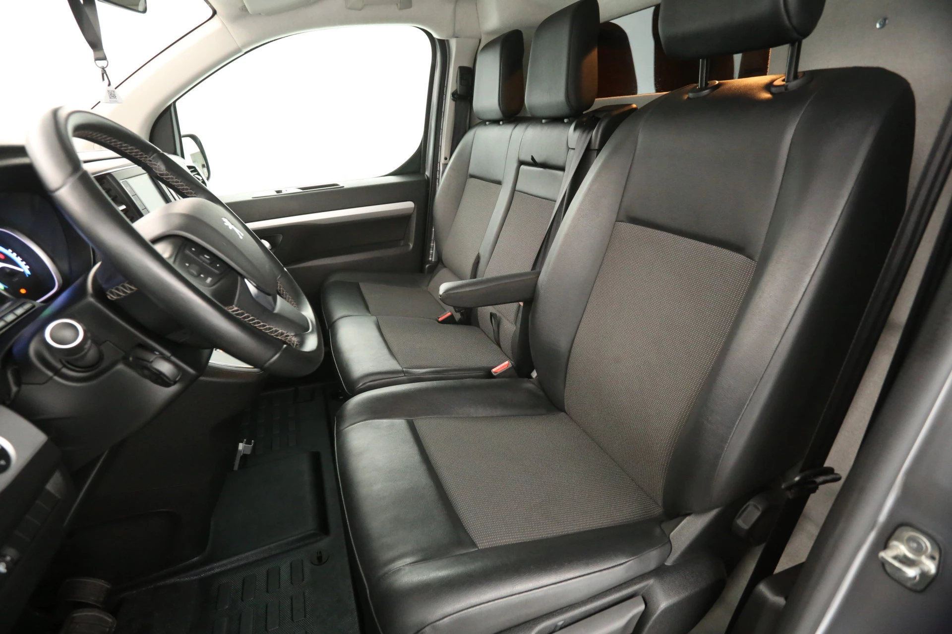 Hoofdafbeelding Peugeot e-Expert
