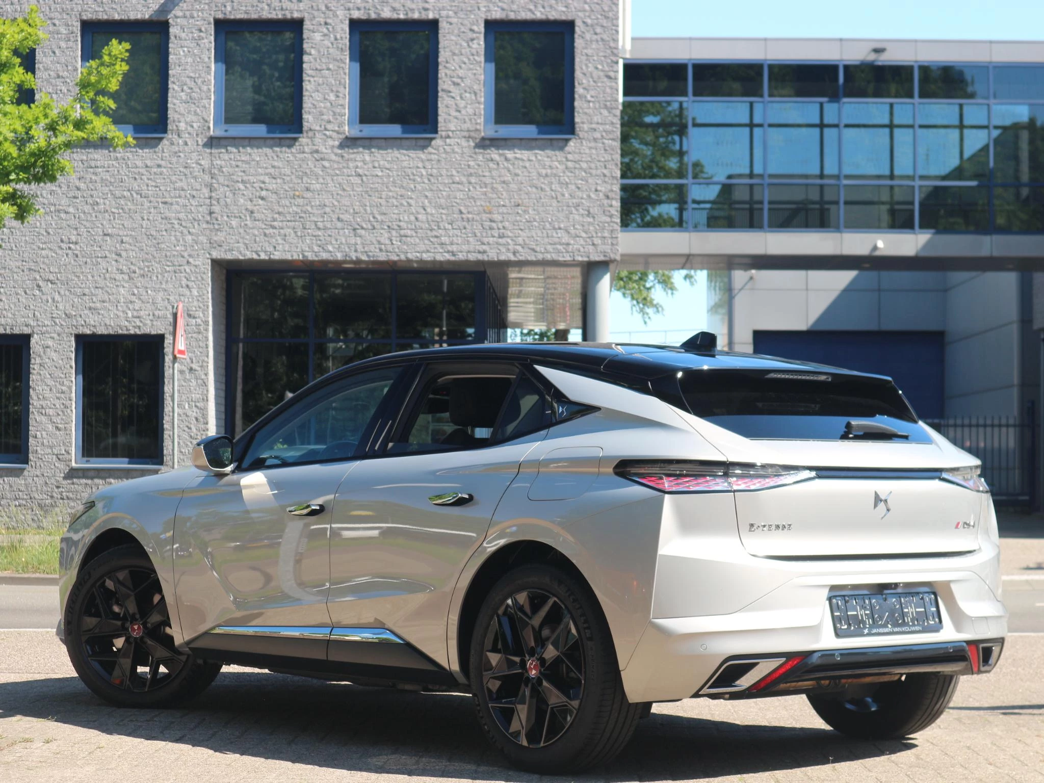 Hoofdafbeelding DS DS 4