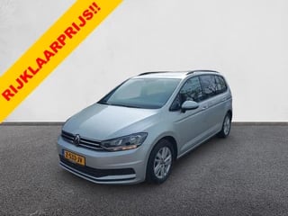 Hoofdafbeelding Volkswagen Touran Volkswagen Touran 1.5 TSI Comfortline 7p, airco,cruise,navigatie,app connect,wegklapbaretrekhaak,parkeersensoren,