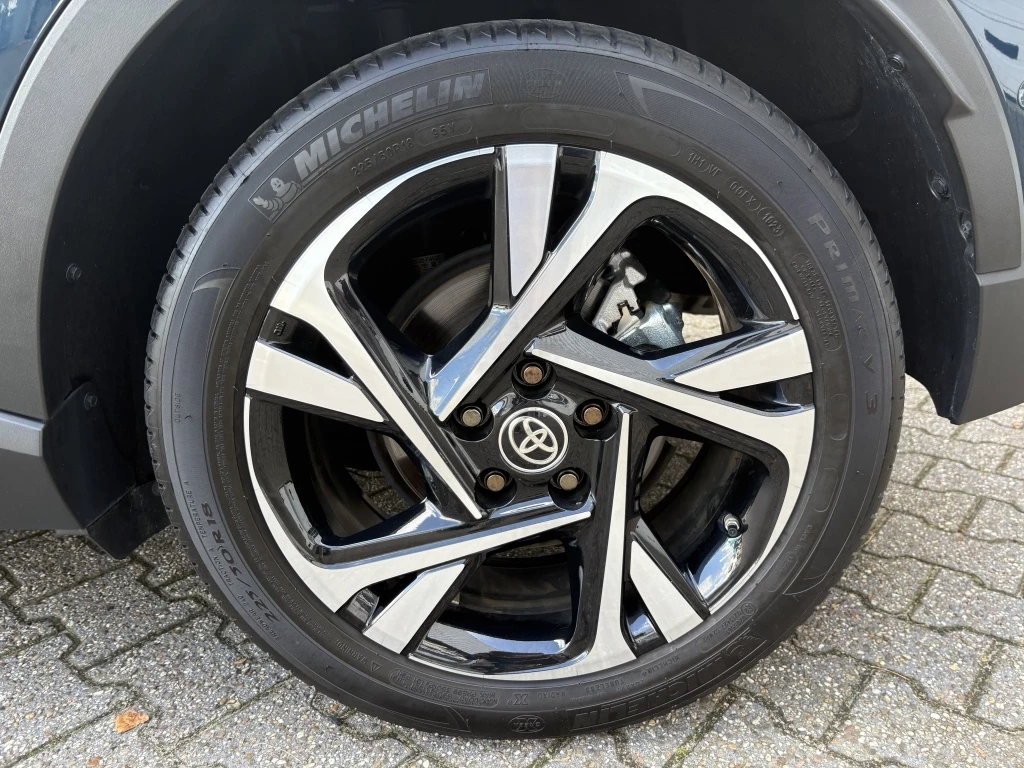 Hoofdafbeelding Toyota C-HR