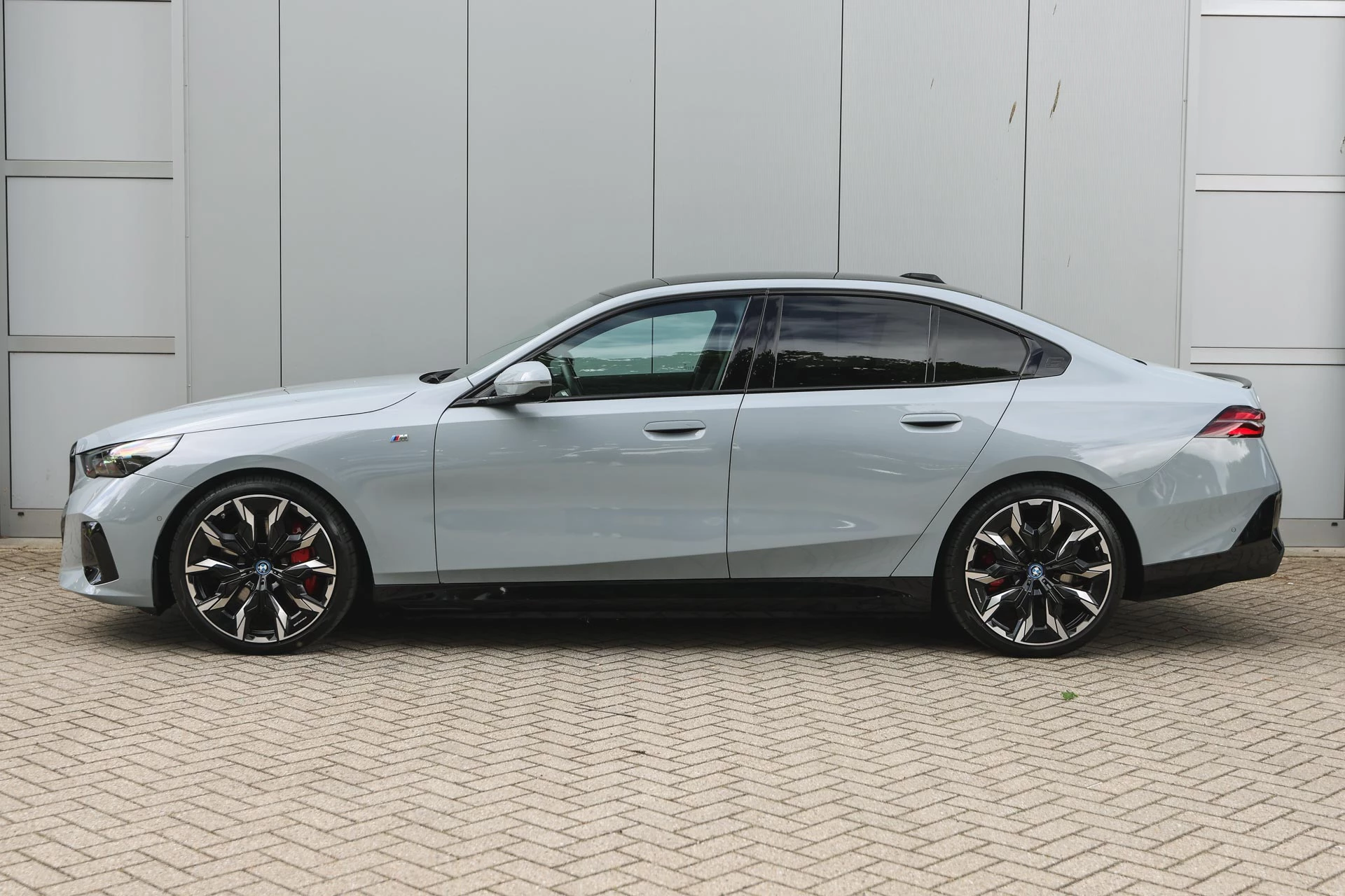 Hoofdafbeelding BMW i5