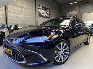 Hoofdafbeelding Lexus ES Lexus ES 300h Business Line Camera, Carplay, Schuifdak