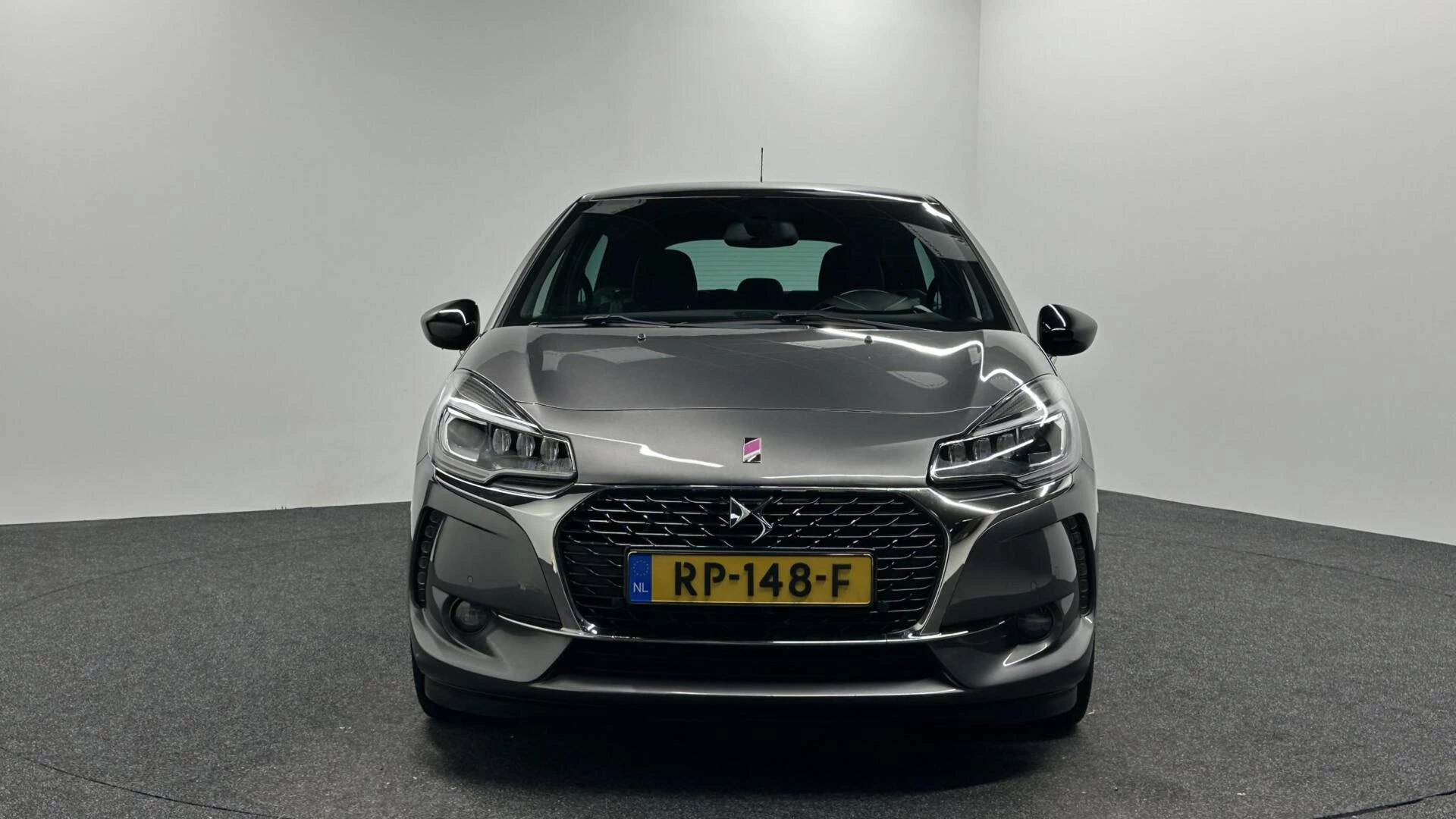 Hoofdafbeelding DS DS 3