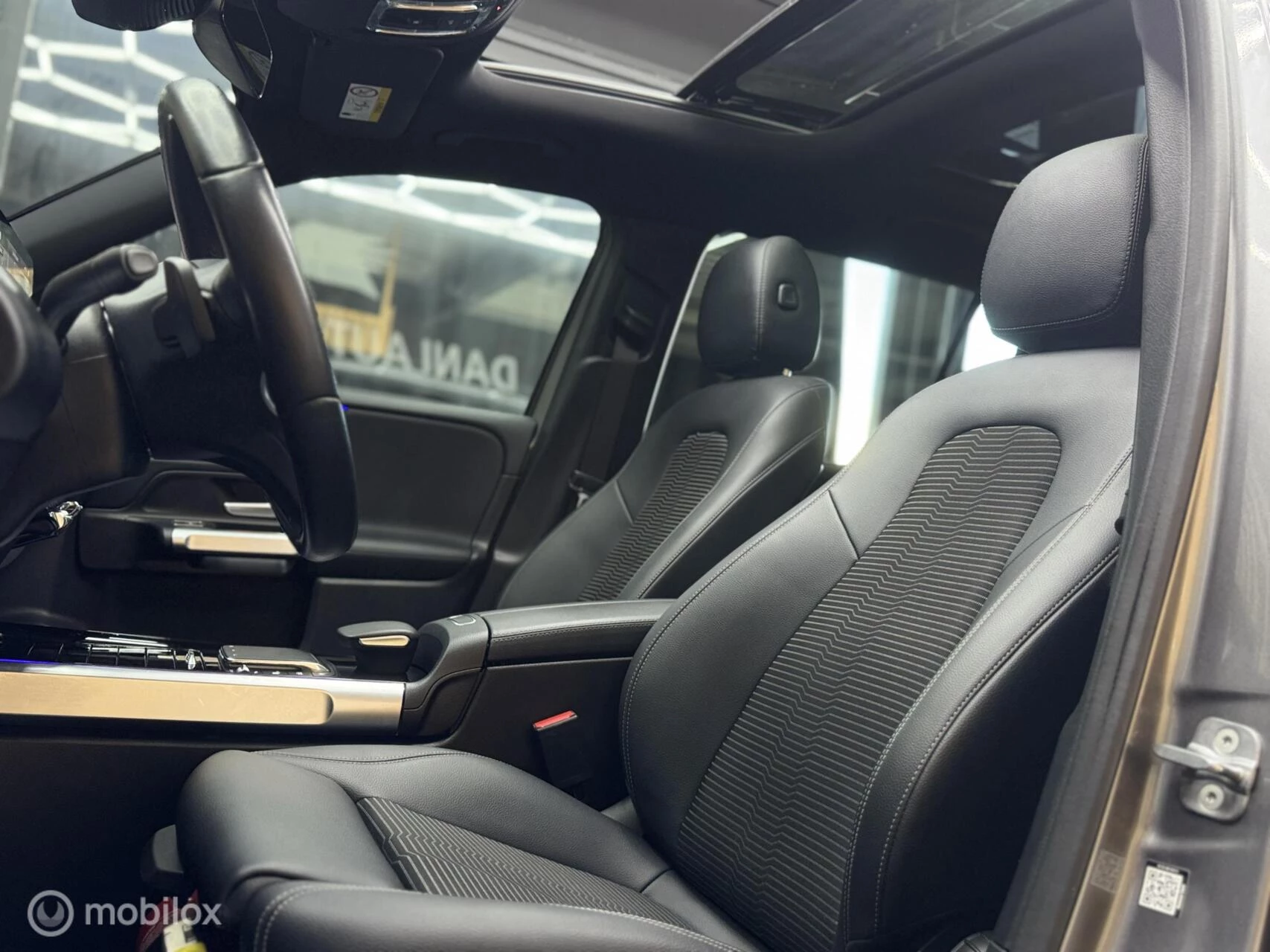 Hoofdafbeelding Mercedes-Benz EQB