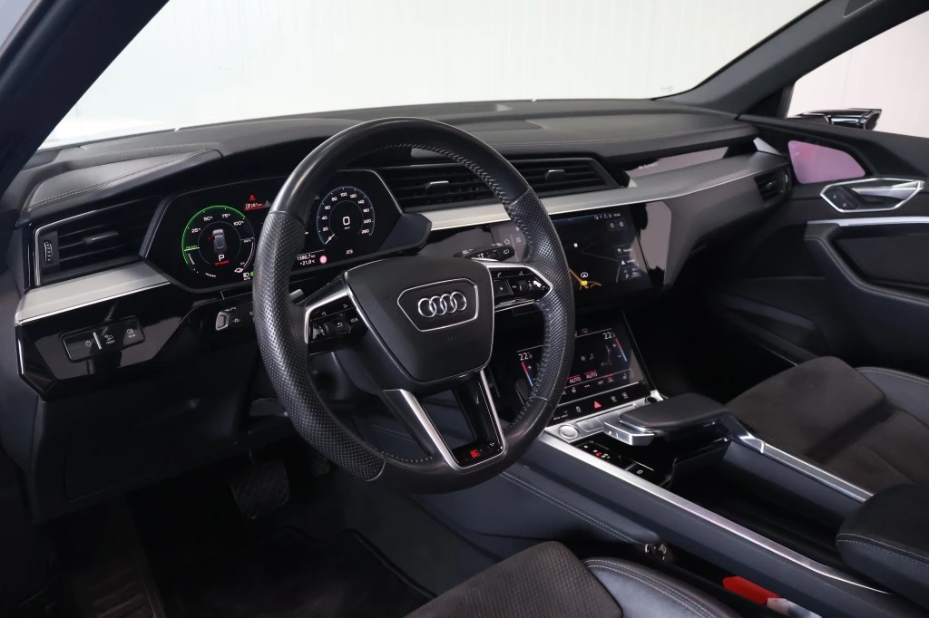 Hoofdafbeelding Audi e-tron