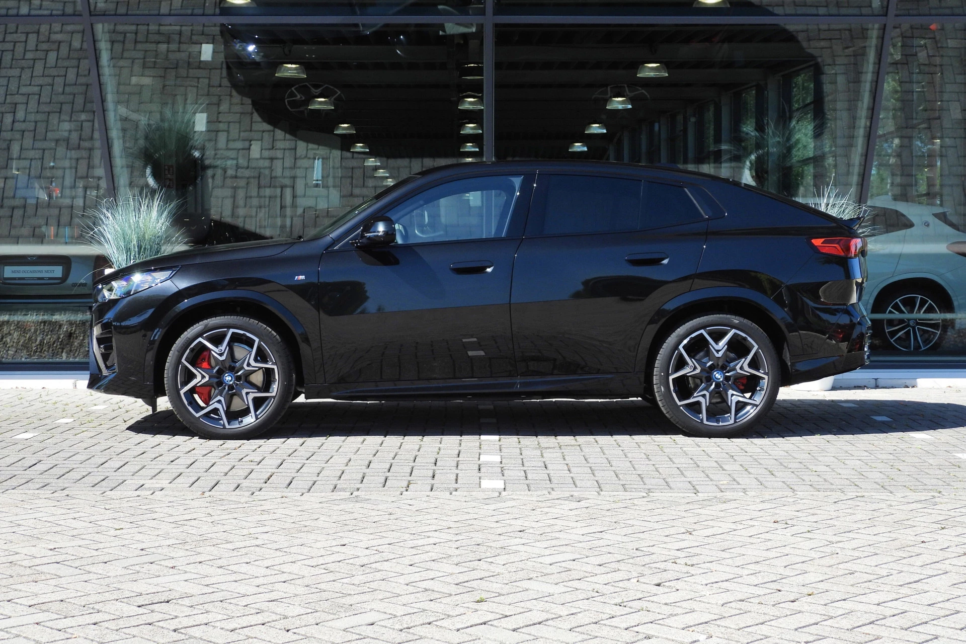 Hoofdafbeelding BMW iX2