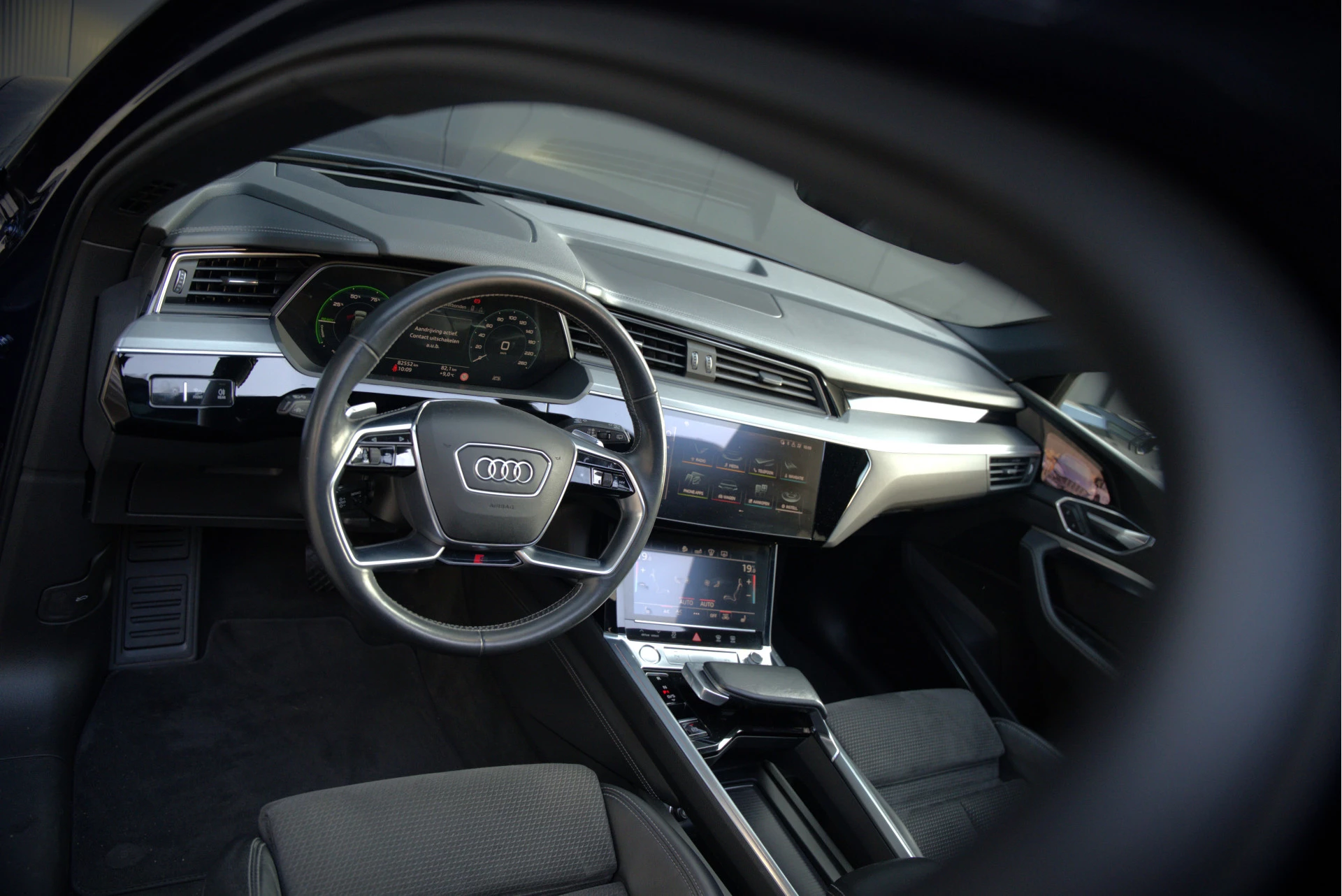 Hoofdafbeelding Audi e-tron