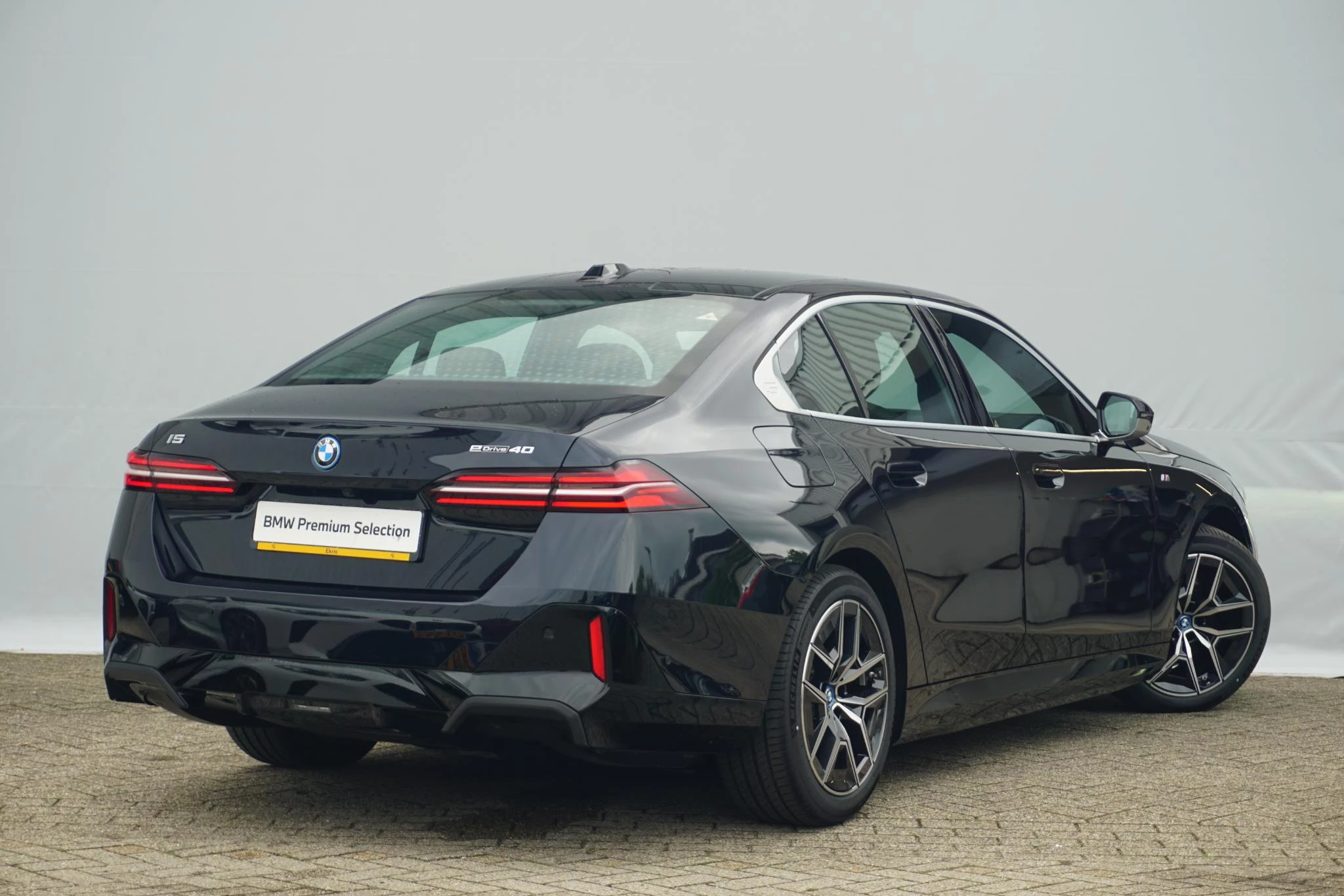 Hoofdafbeelding BMW i5