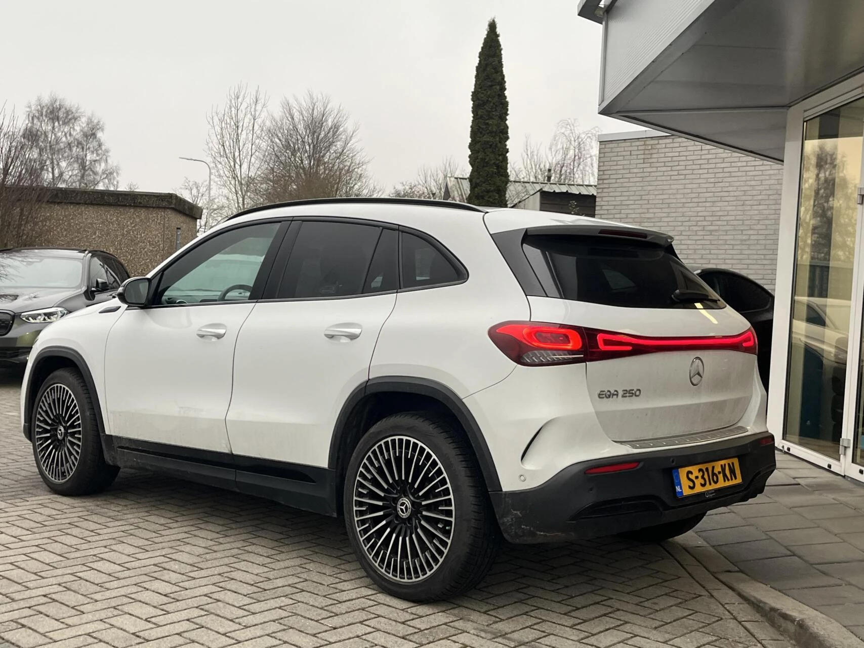 Hoofdafbeelding Mercedes-Benz EQA