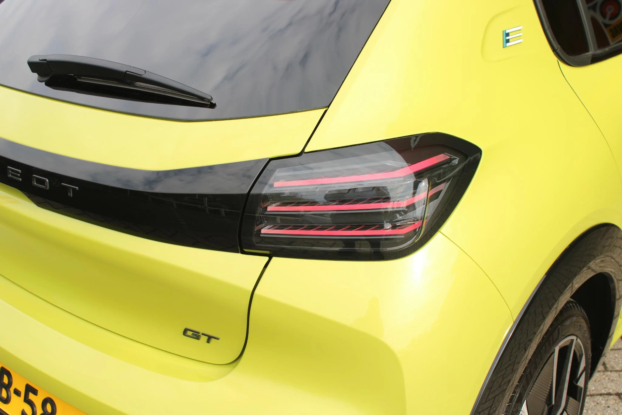 Hoofdafbeelding Peugeot e-208