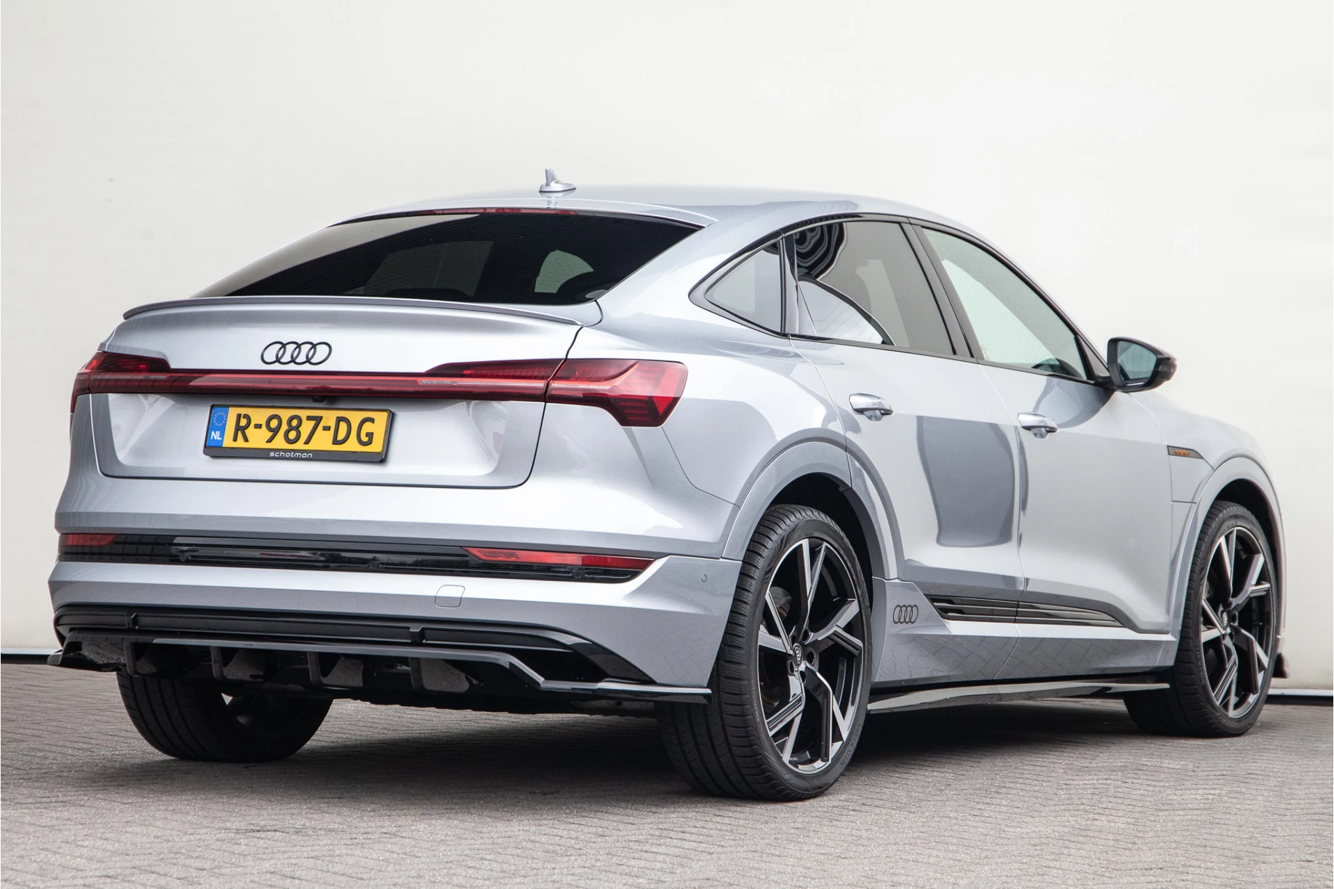 Hoofdafbeelding Audi e-tron