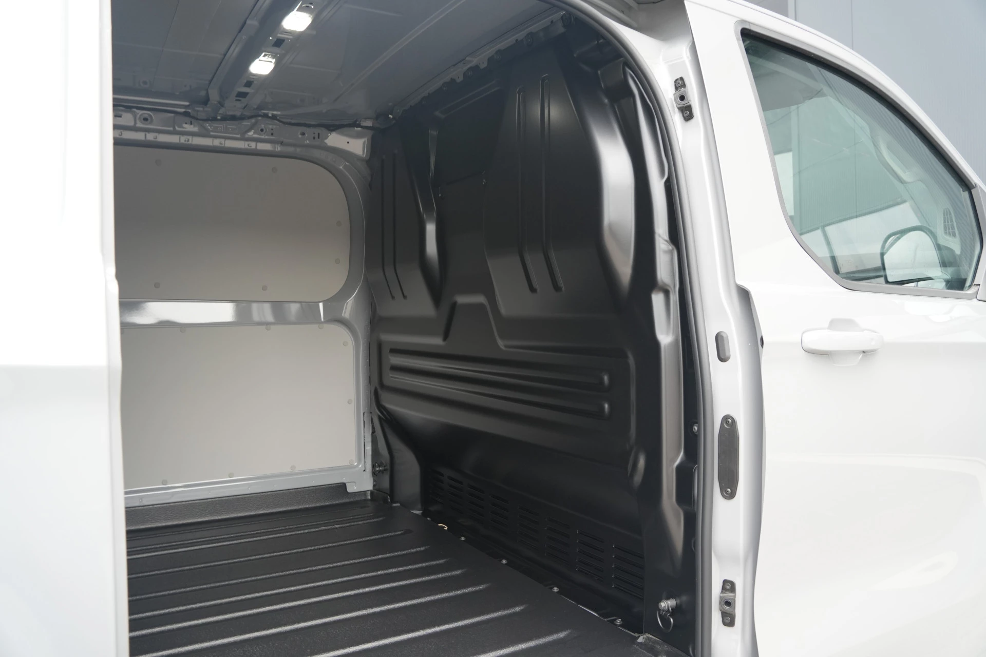 Hoofdafbeelding Ford E-Transit Custom