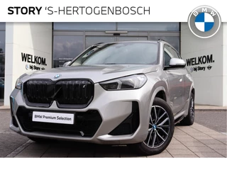 BMW iX1 xDrive30 66 kWh M Sport / Panoramadak / Trekhaak / Adaptief M Onderstel / Adaptieve LED / Comfort Access / Harman-Kardon / Parking Assistant