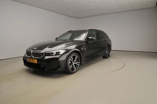 BMW 3 Serie Touring 330e | M-Sportpakket | LED | Navigatie | Trekhaak | Stoelverwarming | Keyles go | DAB | Alu 18 inch