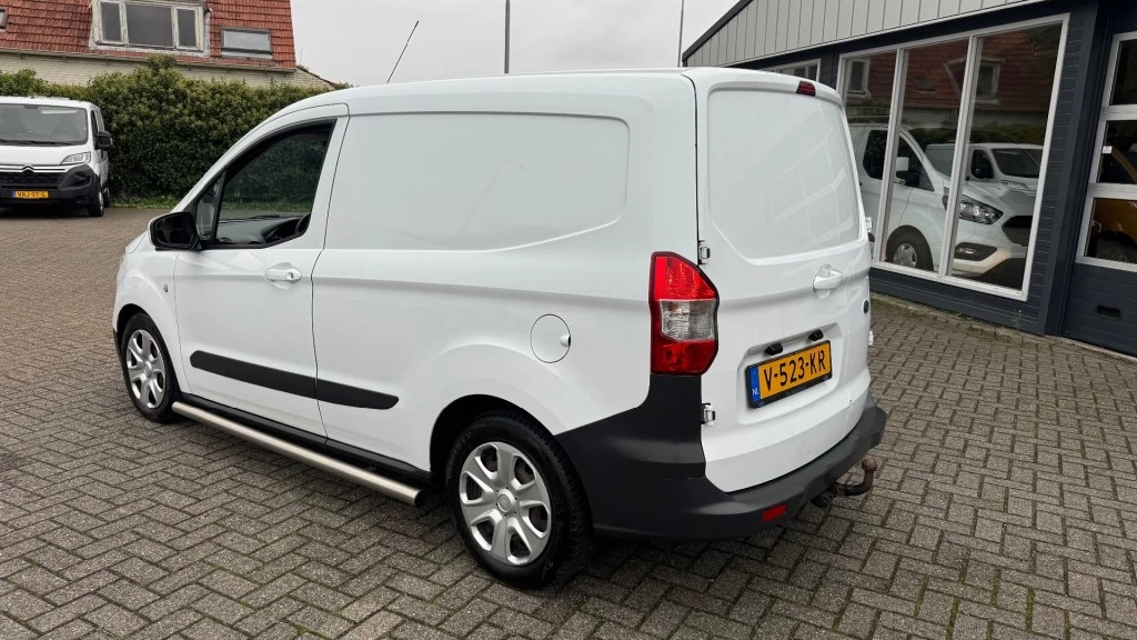 Hoofdafbeelding Ford Transit Courier