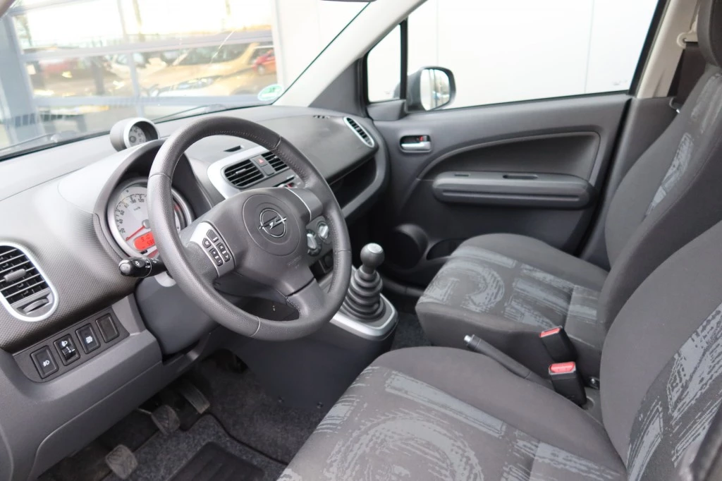 Hoofdafbeelding Opel Agila