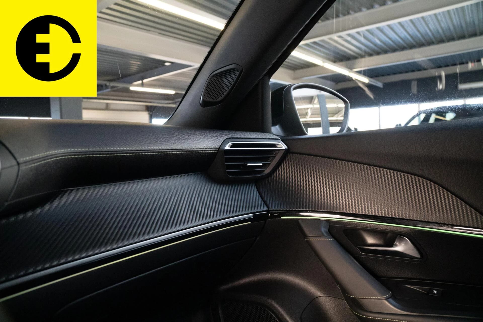 Hoofdafbeelding Peugeot e-2008