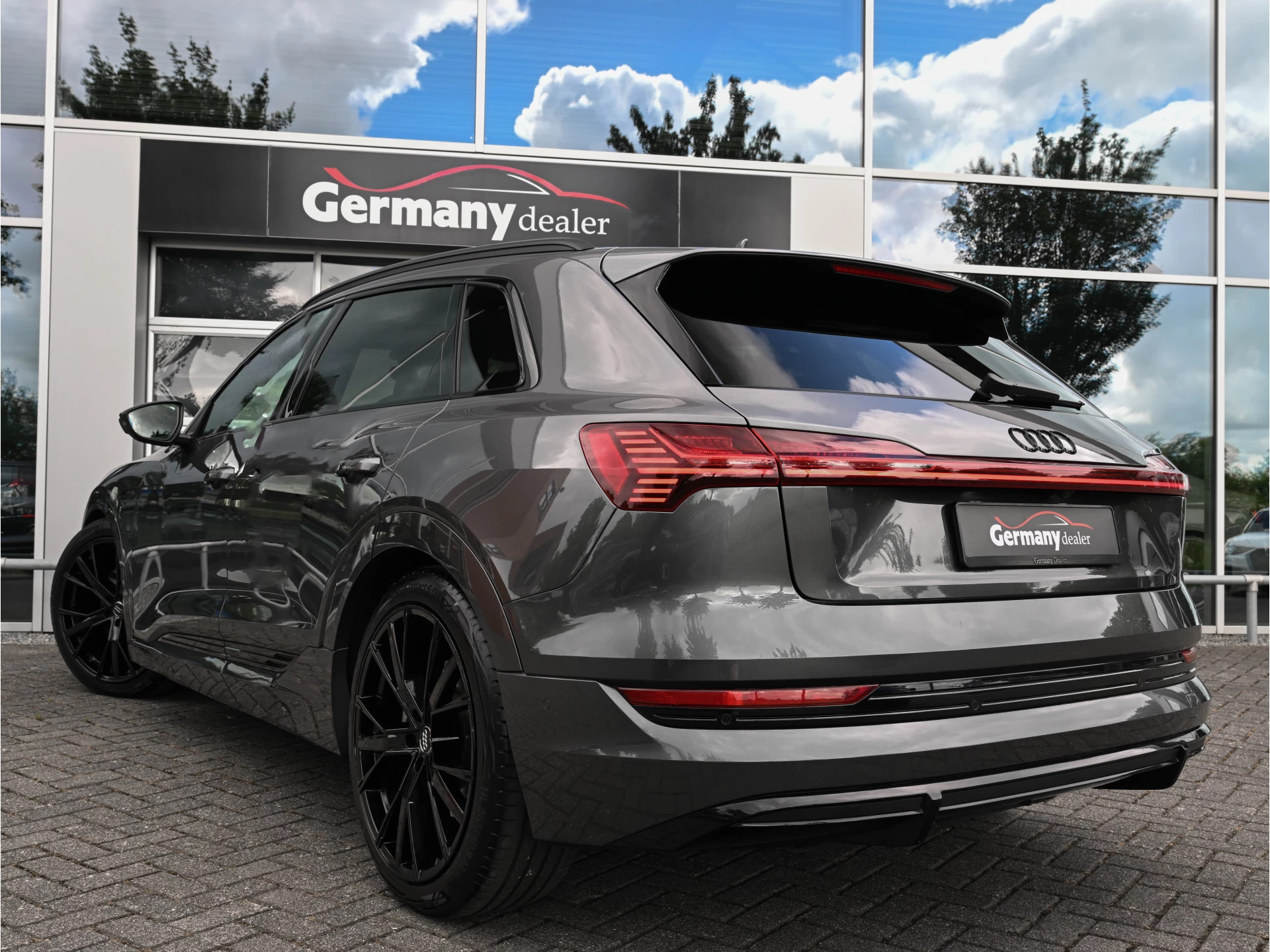 Hoofdafbeelding Audi e-tron