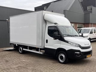 Iveco Daily 35S16V 2.3 160pk Bakwagen 500kg laadklep Automaat 8 traps Airco Stuurwielbediening Telefoonverbinding 3-Persoons Euro 6 Bakwagen 1e eigenaar