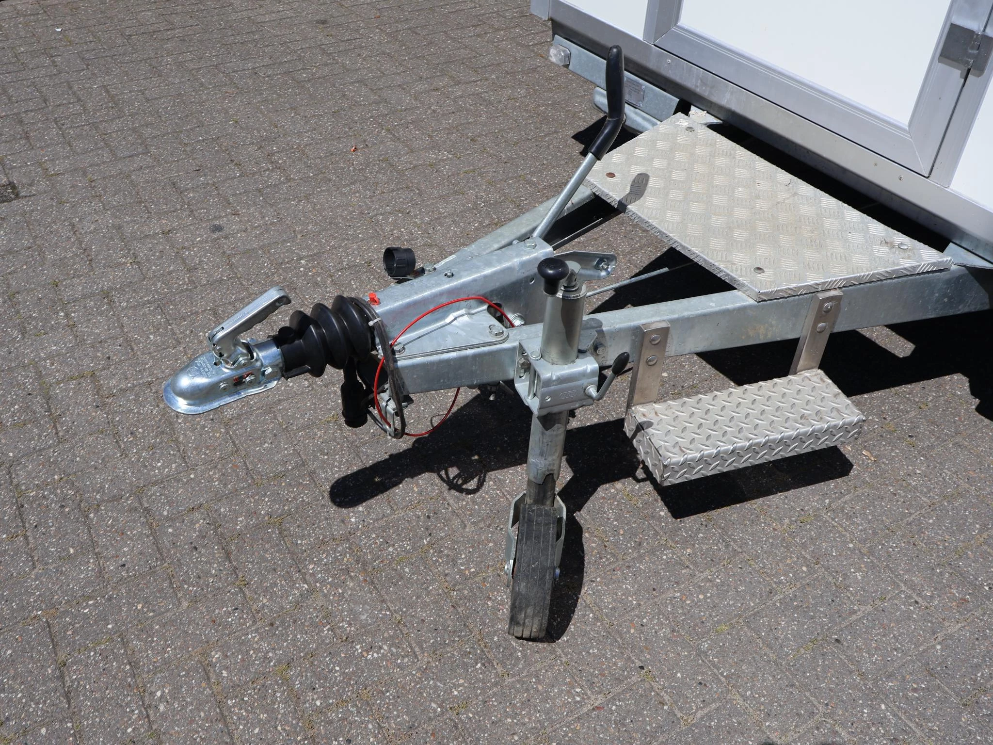 Hoofdafbeelding Dutch trailers DT13H VERKOOPWAGEN AANHANGER MET VERKOOPKLEP