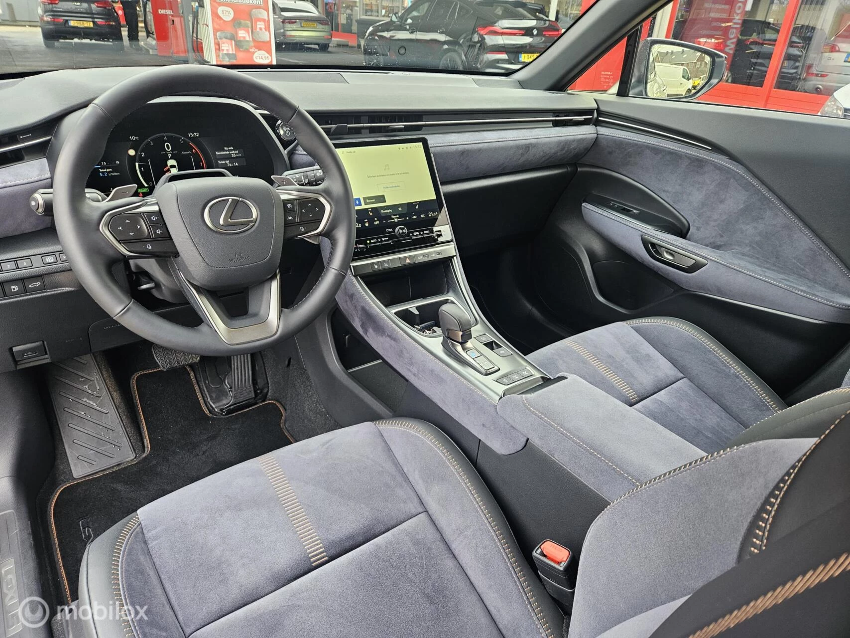 Hoofdafbeelding Lexus LBX