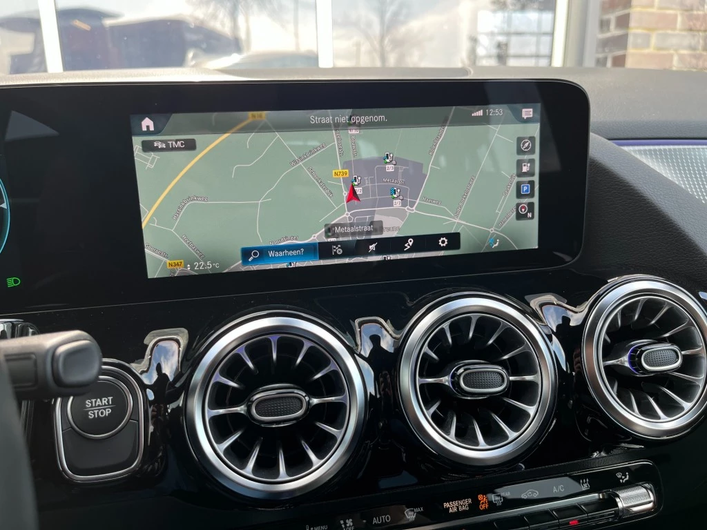 Hoofdafbeelding Mercedes-Benz EQA