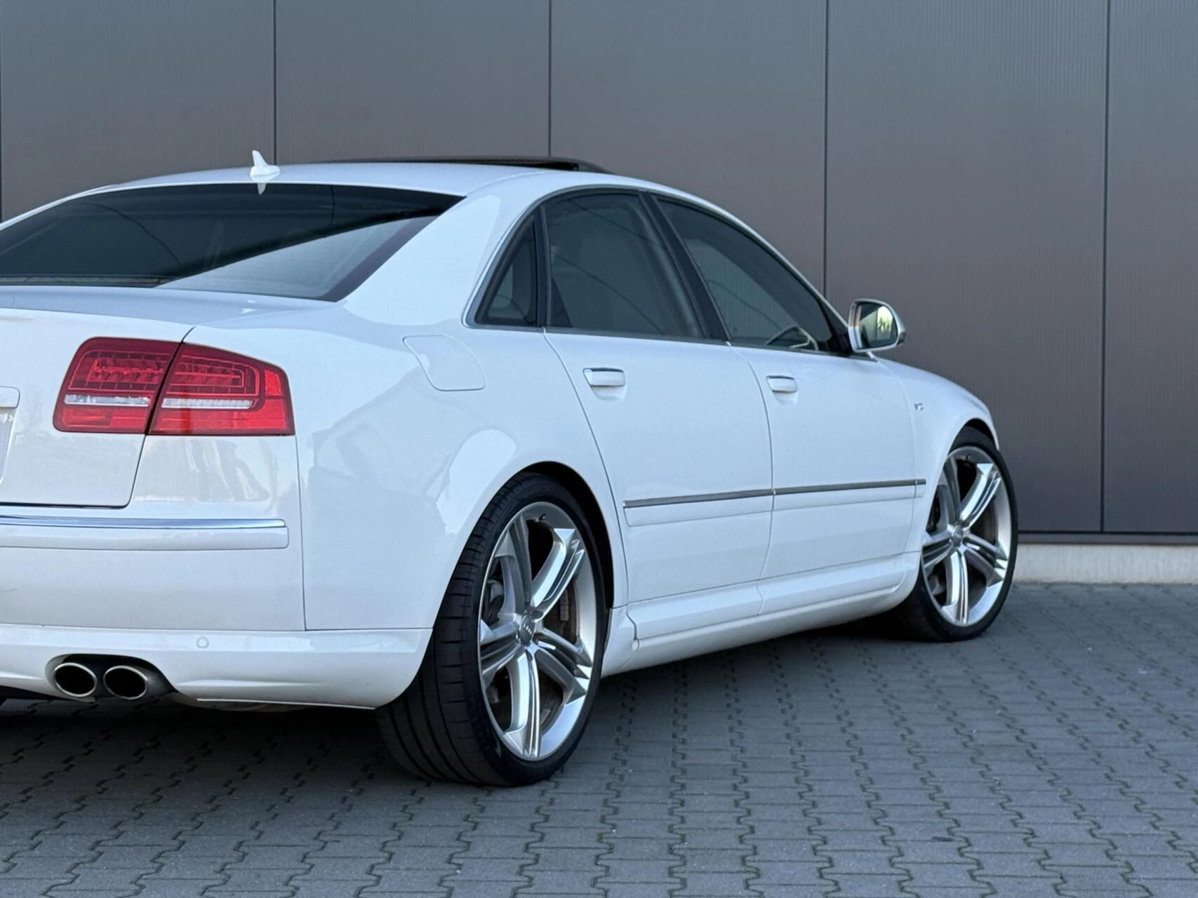 Hoofdafbeelding Audi S8