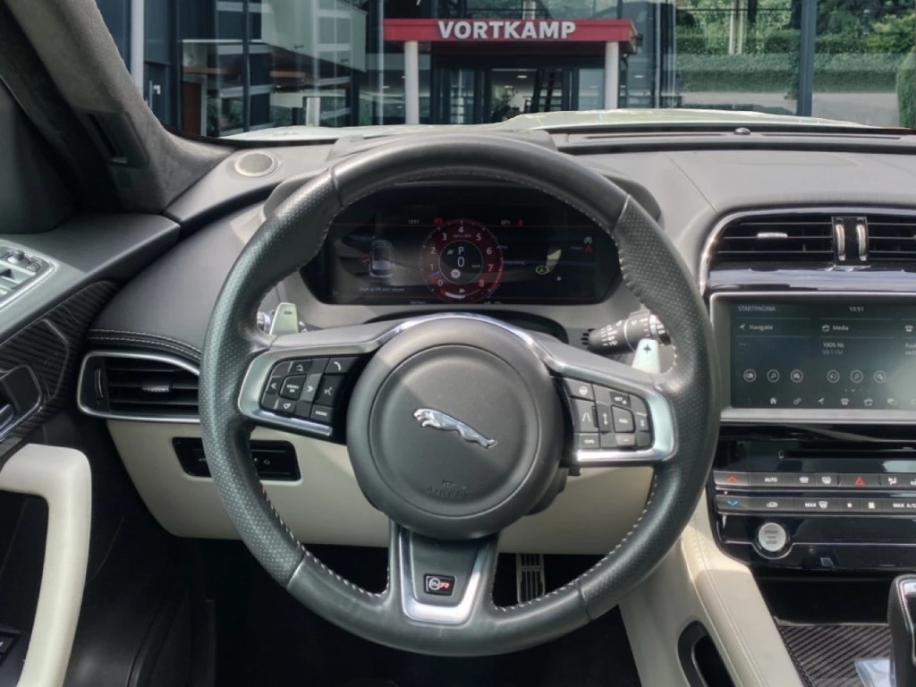 Hoofdafbeelding Jaguar F-PACE