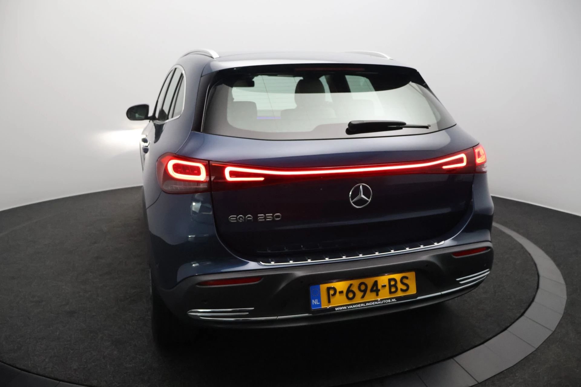 Hoofdafbeelding Mercedes-Benz EQA