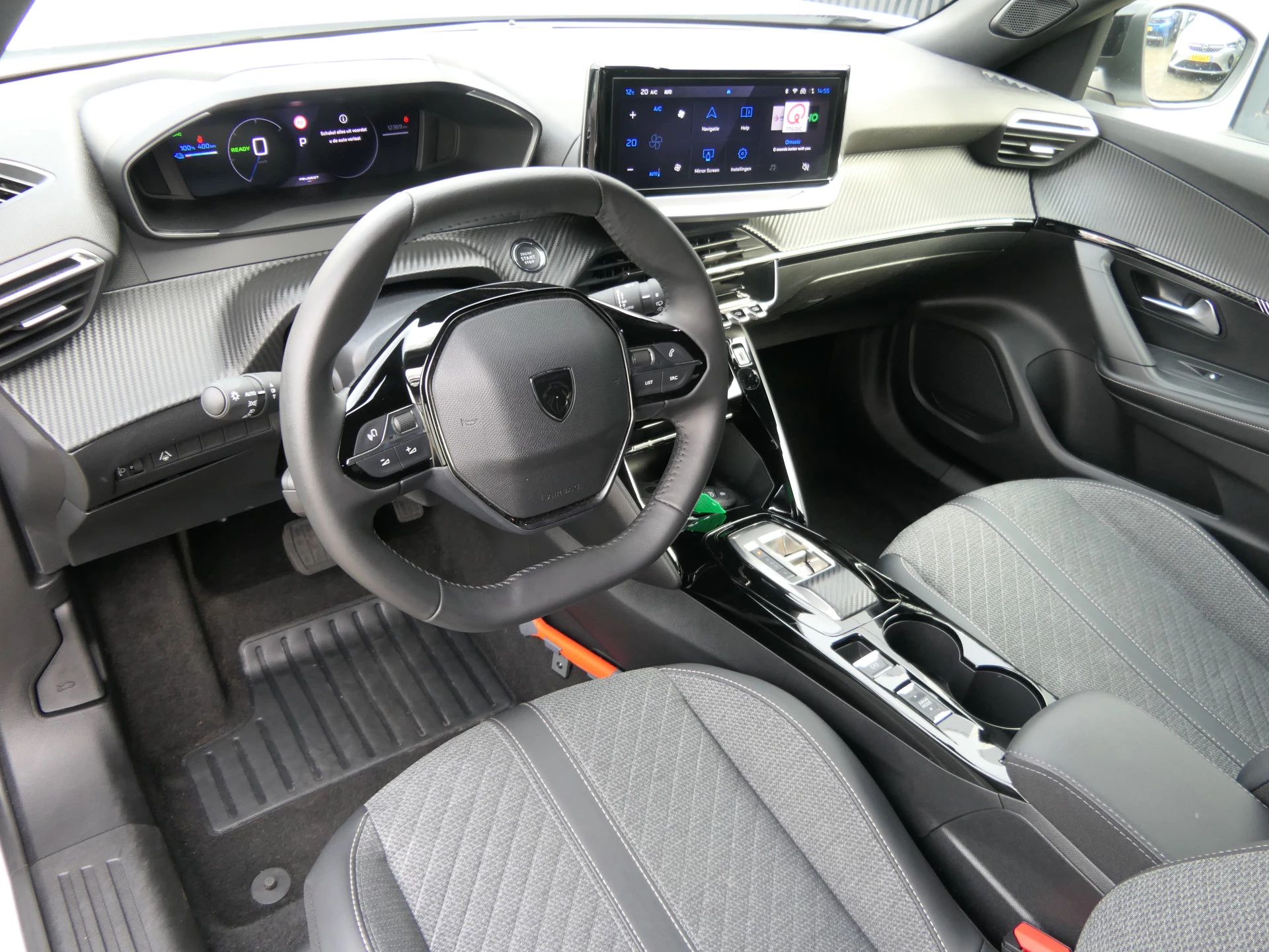 Hoofdafbeelding Peugeot e-2008