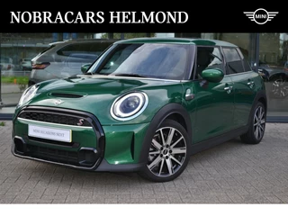 Hoofdafbeelding MINI Cooper S MINI Cooper S Hatchback Classic Automaat / Sportstoelen / Stoelverwarming / LED / Achteruitrijcamera / Cruise Control / Multifunctioneel stuurwiel / Comfort Access