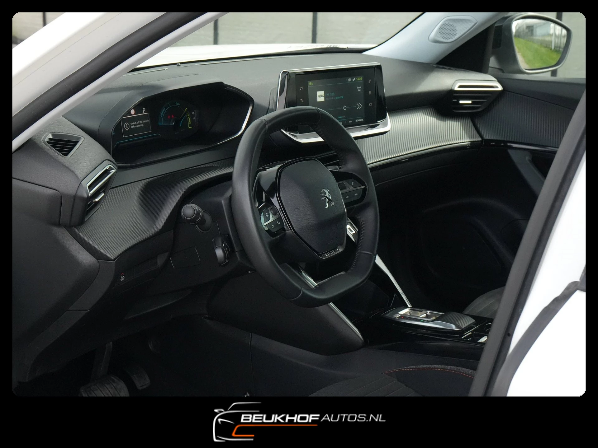 Hoofdafbeelding Peugeot e-2008